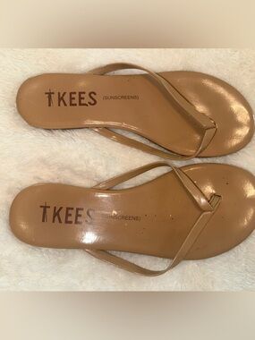 TKEES Women's Tan Gloss Flip Flop Sandals